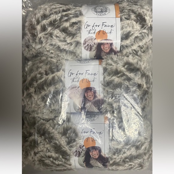 Lion Brand Go For Faux Thick & Quick Yarn - Picture 7 of 7